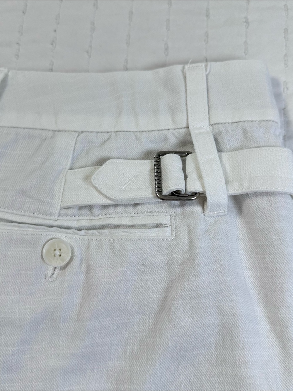 Vince Bermuda Shorts
Women's Size 6 White Cotton/Linen Stretch Flat Front Chino - Picture 12 of 13